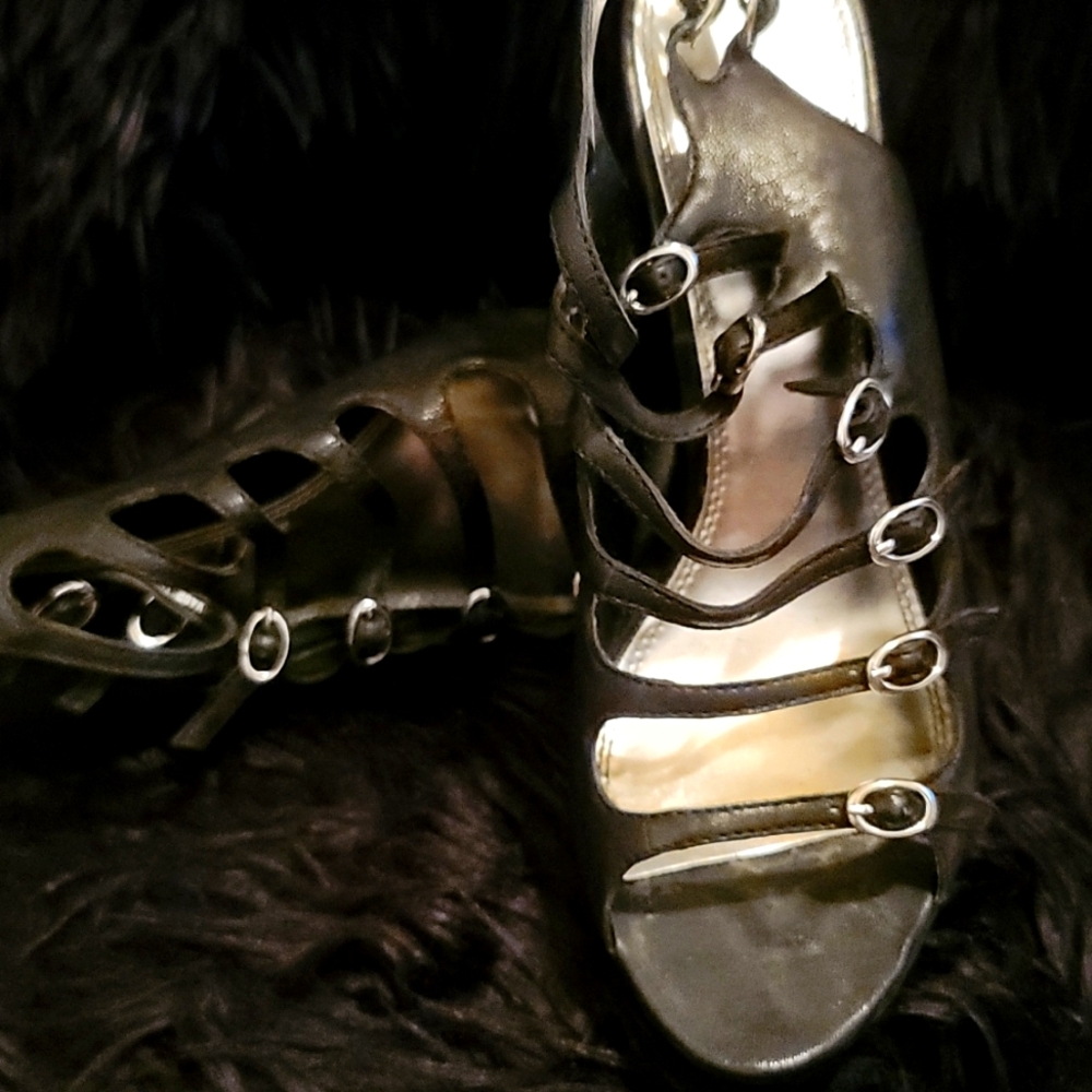 Shoe